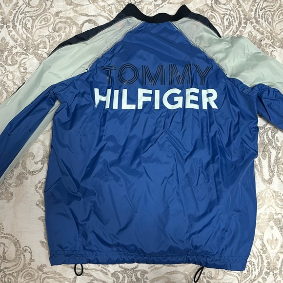 Tommy Hilfiger Blue Windbreaker| Size Small| W Adjustable straps| 💙 - Picture 2 of 8